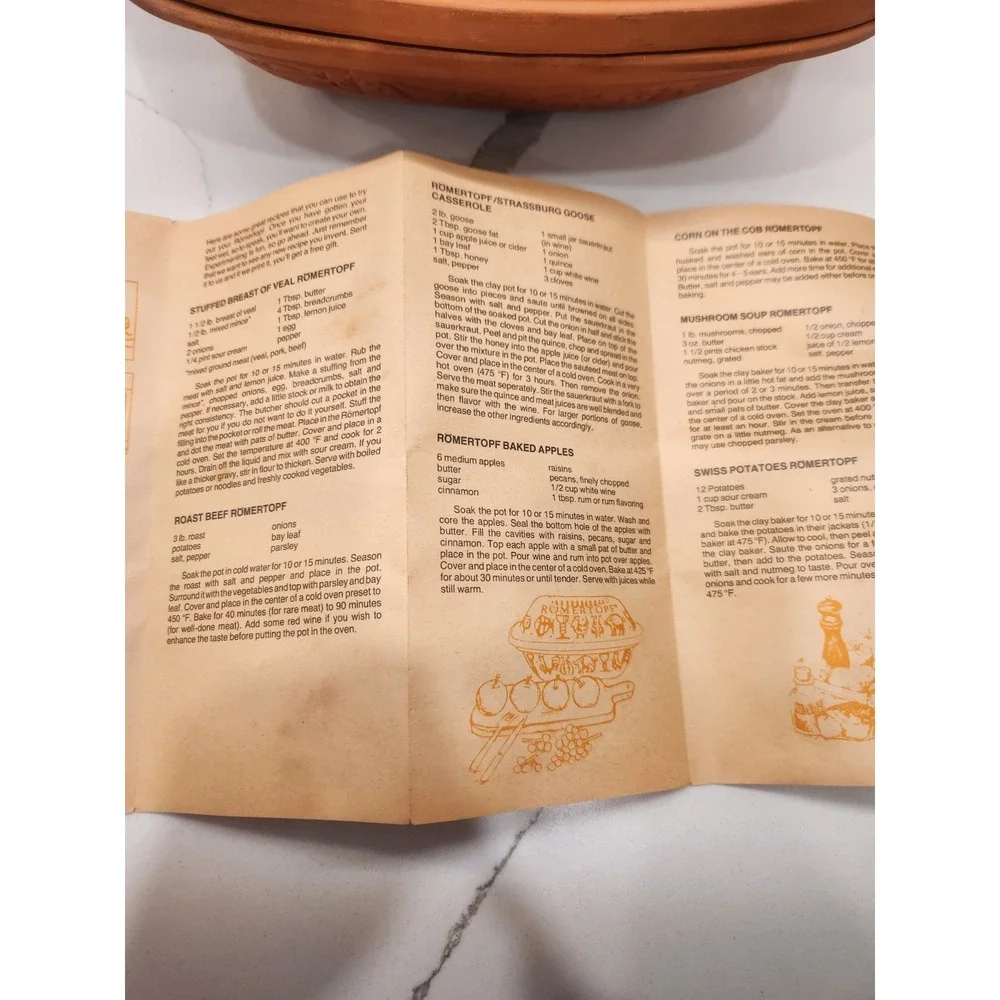 Romertopf Terra Cotta Clay Baker Pot and Lid #110 Made In Germany With Recipes